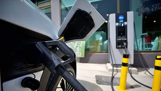 Elektrikli Araçlar İçin Yeni Şarj İstasyonları Geliyor