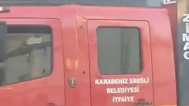 Elektrikli fırından çıkan yangın evi kullanılamaz hale getirdi