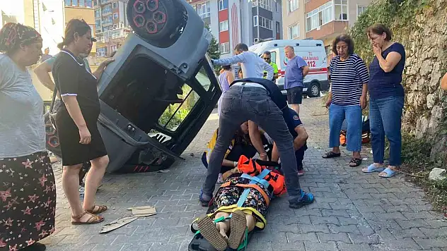 Emekli  Ebe Aracını Park Etmek İsterken Alt Yola Uçtu
