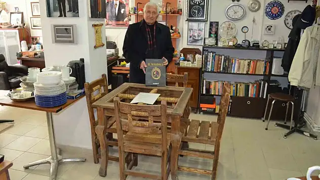 Yüzlerce Eski Eseri Koleksiyona Dönüştürdü