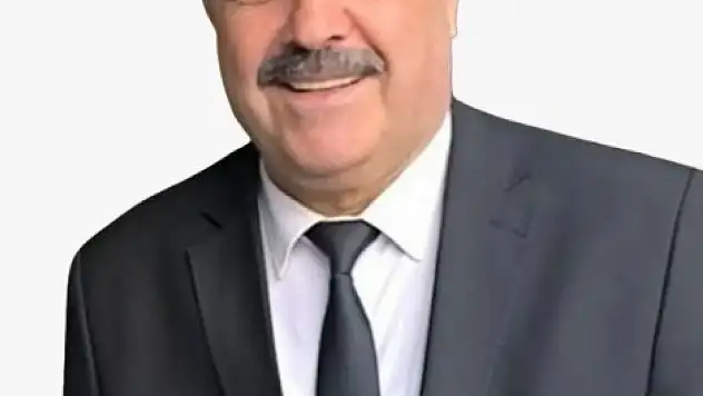 Emeklilik dilekçesini verdikten iki gün sonra kalp krizine yenik düştü