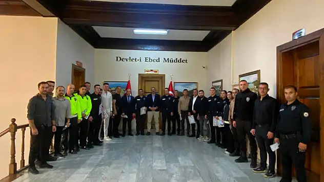 Emniyet Personeline Başarı Belgesi Verildi