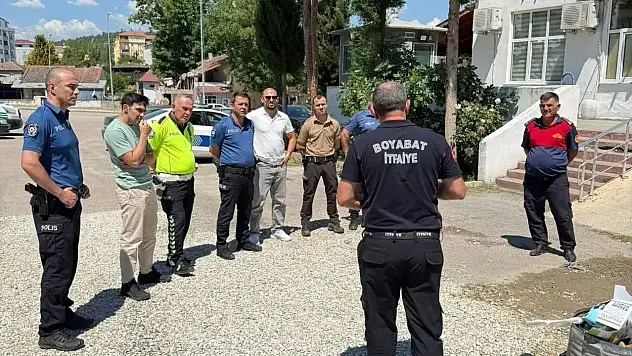 Emniyet personeline uygulamalı yangın eğitimi