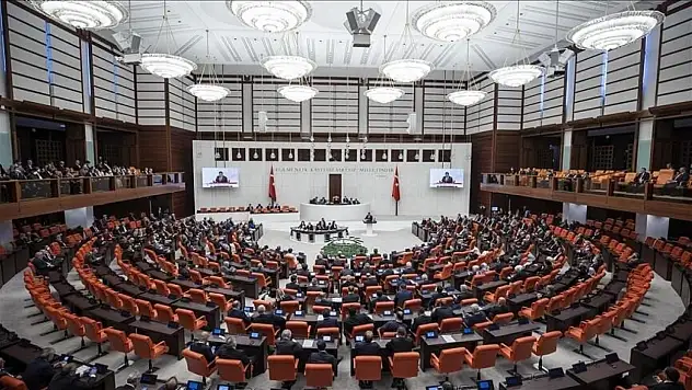 Emniyet Teşkilatı Ve Basına Yönelik Düzenlemeleri De İçeren Kanun Teklifi TBMM Genel Kurulunda Kabul Edildi