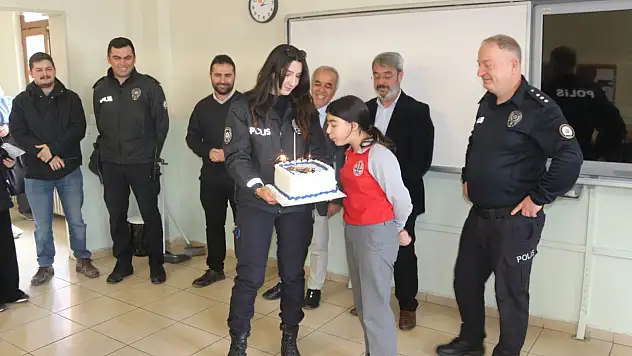 Emniyetten Sürpriz Doğum Günü!
