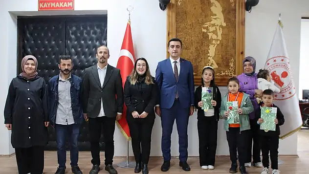 En Çok Kitap Okuyan Çocuklar Ödüllendirildi
