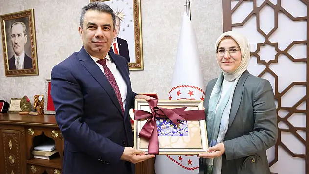 Enstitü Sosyal Genel Koordinatörü Armağan'dan Gümüş'e Ziyaret