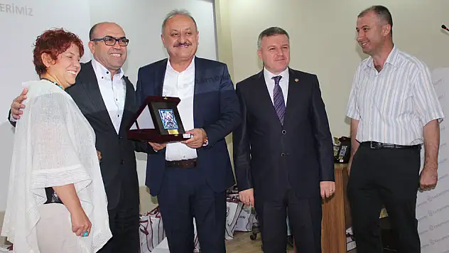 Entegre, kıdemli çalışanlarını ödüllendirdi