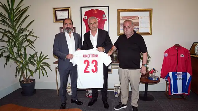 Erbaaspor'dan, Mecnun Otyakmaz'a Ziyaret
