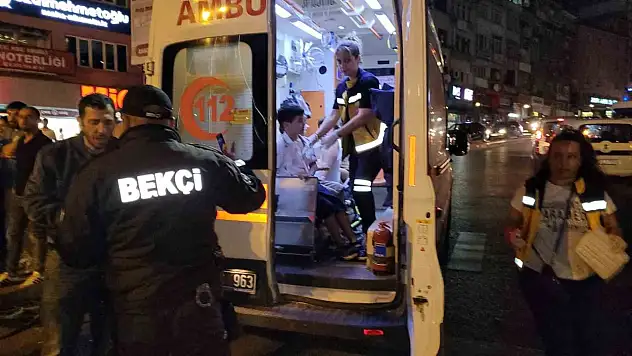2 Hafif Ticari Araç Çarpıştı, 7 Kişi Yaralandı