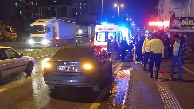 Ereğli'de Motosiklet Devrildi: 2 Kişi Yaralandı