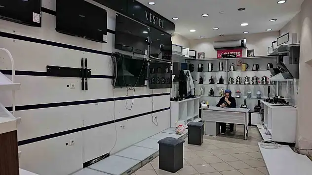 Su Baskını Sonrası Esnaf Yaralarını Sarıyor
