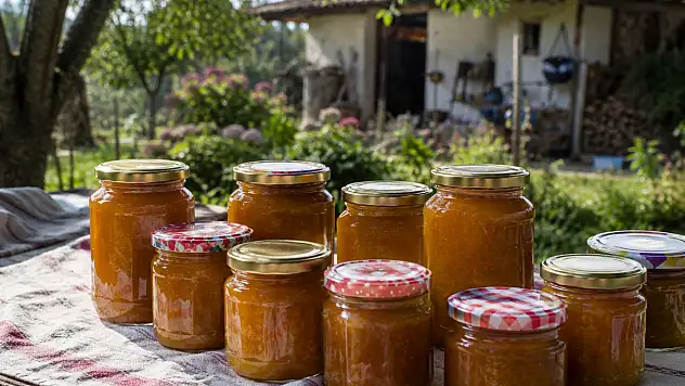 Erikler Kışlık Lezzete Dönüşüyor