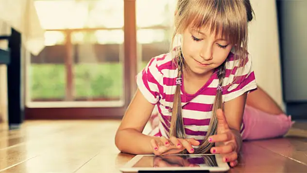 Erken Yaşta Tablet ve Cep Telefonu Kullanımında Fıtık Tehlikesi