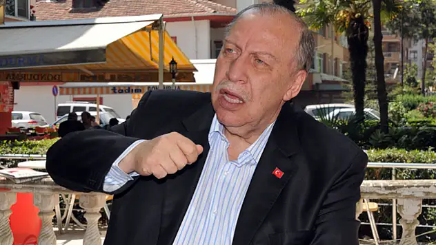 Eski Bakan Yaşar Okuyan Hayatını Kaybetti