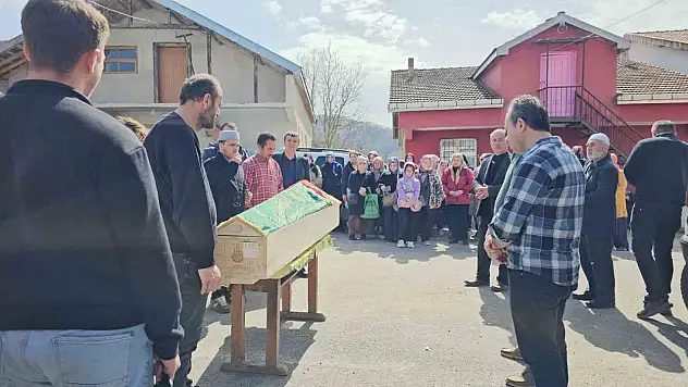 Eski Eşi Tarafından Öldürülen Kadın Toprağa Verildi