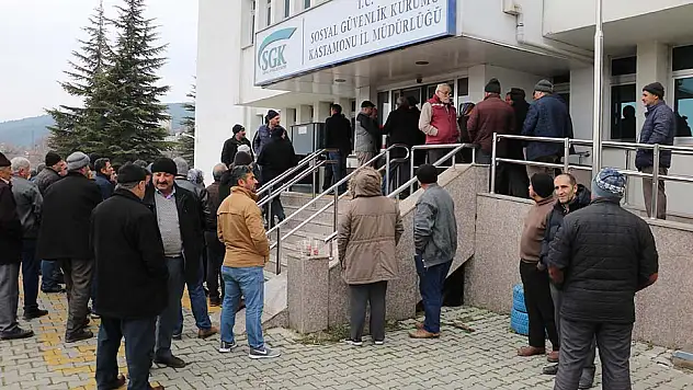 EYT müjdesi SGK önüne taşındı