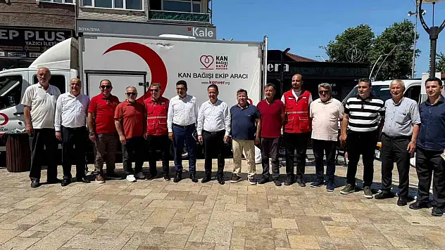 Farkındalık için açık havada kitap okudular