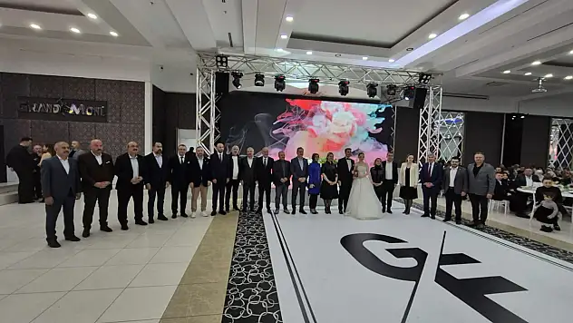 Fatih Emre İle Gizem Evlendi