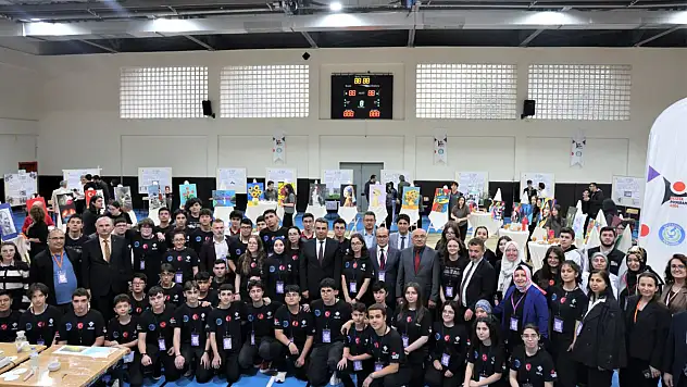 Fen Lisesi'nde Bilim Fuarı Açıldı