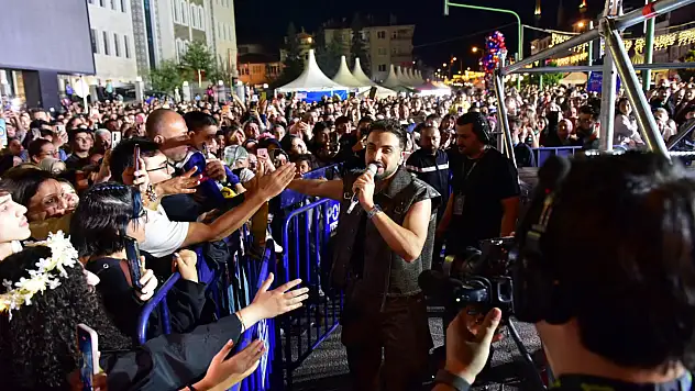 Festival Coşkusu Gece Boyunca Sürdü