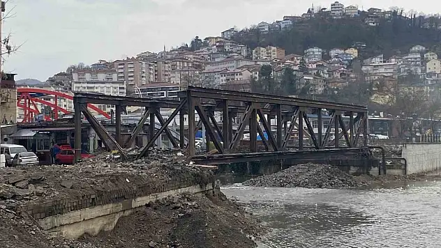 Fevkani Köprüsü'nün Yıkımı Tamamlanıyor