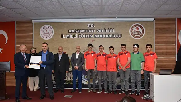 Finalistler buluştu