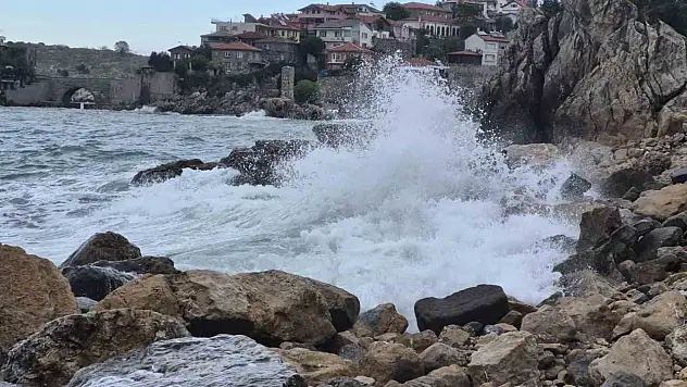 Bartın'da Dev Dalgalar