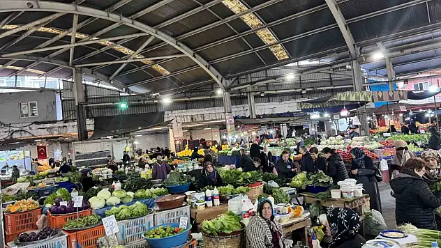 Halk Pazarına Yoğun İlgi