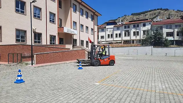 Forklift Ve Ekskavatör Operatörlüğü Sınavları Gerçekleştirildi