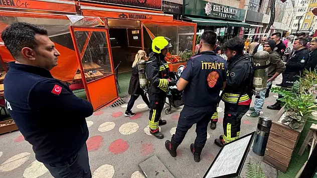Fritöz Az Kalsın Kafeyi Yakıyordu