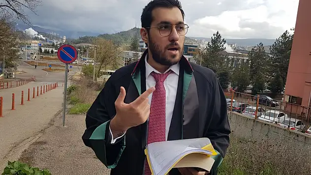 Gabonlu Dina'nın avukatı dosyadan çekildi