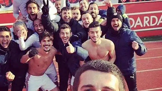 Galibiyet selfiesi
