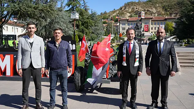Gazze'deki İhtiyaç Sahipleri İçin Traktörünü Satışa Çıkardı