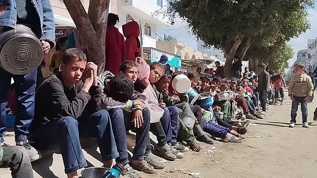 Gazze Halkının Açlık ve Susuzlukla Mücadelesi Sürüyor