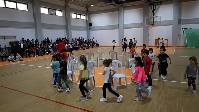 'Geleneksel Türk Çocuk Oyunları Yarışması' düzenlendi