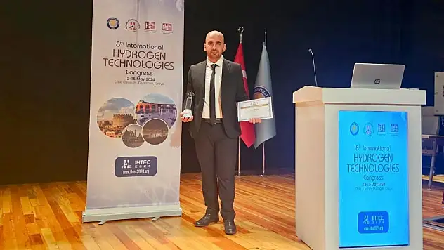 Gen Araştırmacı Ödülü Dr. Çağlar'a