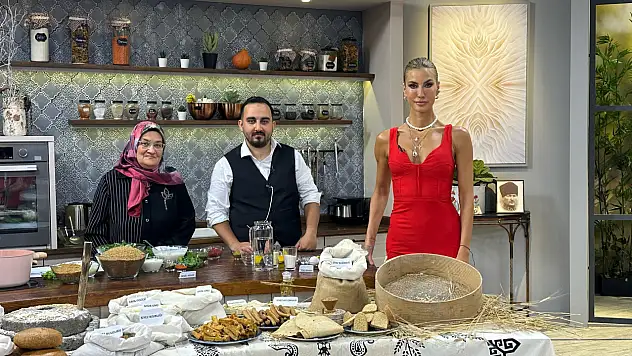Genç Çiftçi, 12 Bin Yıllık Ata Tohumu Siyezi Tanıtmaya Devam Ediyor