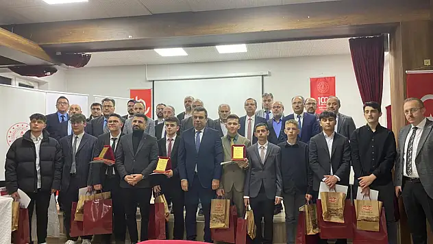 Genç Sadâlar Yarıştı