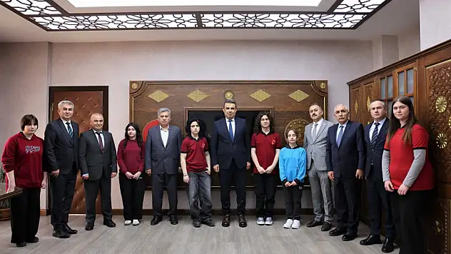 Genç Tasarımcılardan Hasan Gümüş'e Ziyaret