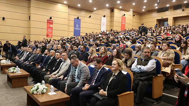 Gençler, Gençlik Politikası Çalıştayı'nda Buluştu