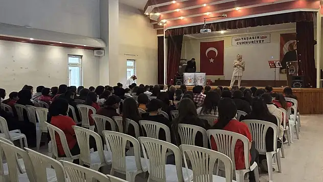Gençlere Eğitimler Verilmeye Başlandı
