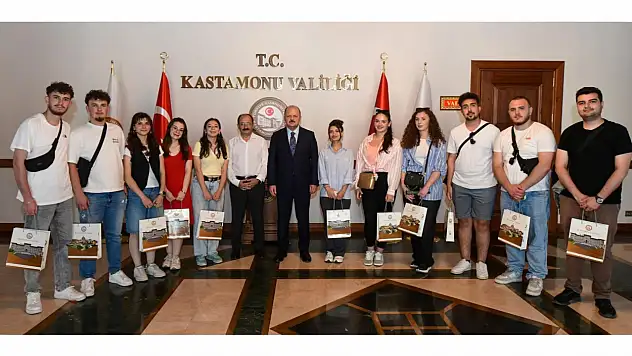 Gençlik Değişimi Projesi Öğrencilerinden Vali Dallı'ya Ziyaret