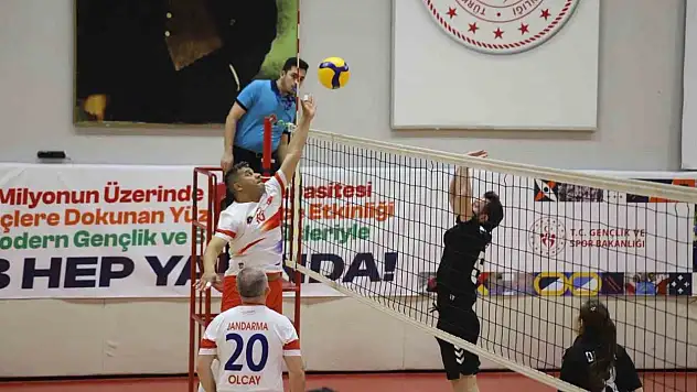 Gençlik Haftası Kapsamında Kurumlar Arası Voleybol Turnuvası Başladı