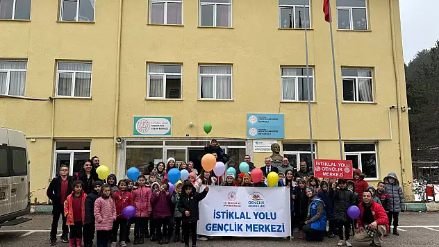 Gençlik Merkezi Gönüllüleri Öğrencilerle Buluştu