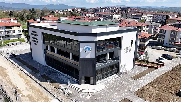 Gençlik Merkezi'nde Çalışmalar Hızla Devam Ediyor