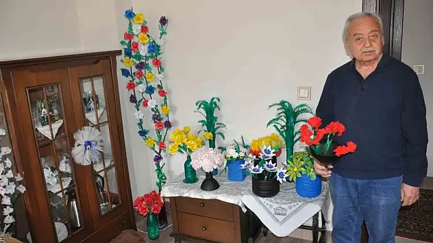 Geri Dönüşüm Malzemeleriyle Evini Adeta Çiçek Bahçesine Çevirdi
