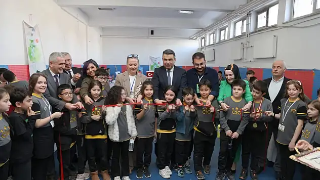 Geri Dönüşümle Geleceğe Dokun Sergisi Açıldı