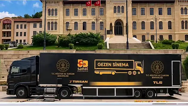 Gezici Sinema Tırı Abana'da Öğrencilerle Buluşacak