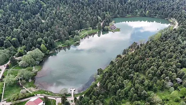 Gölcük Tabiat Parkı bayram sonrası sessiz güzelliğine büründü